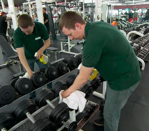 Уборка фитнес-клуба перед открытием